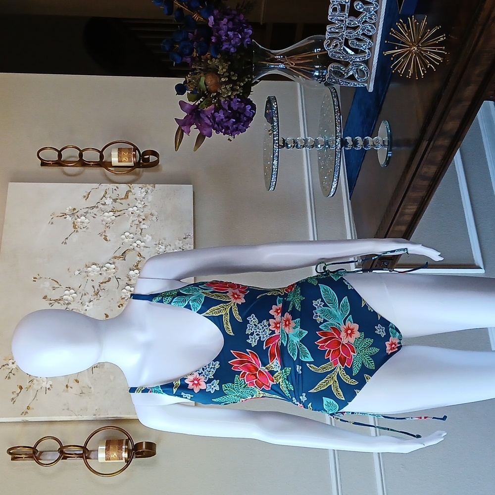 Women's Atlantic Tropical Floral Blue One-piece Swimsuit. Size M - Picture 12 of 17